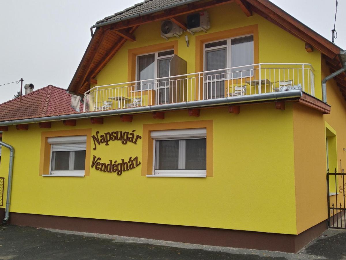 Готель Napsugar Vendeghaz Ujudvar Екстер'єр фото