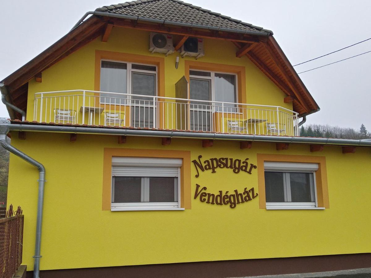 Готель Napsugar Vendeghaz Ujudvar Екстер'єр фото